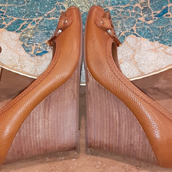 Tory Burch leather "Amanda" peep toe logo wedges - Picture 10 of 14